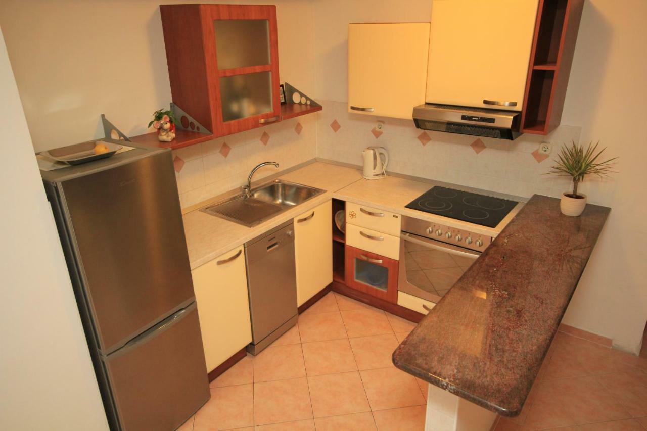 Comfort Sea View Apartment With Parking And Two Bedrooms Башка-Вода Экстерьер фото